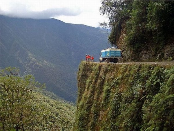 The Most Dangerous Road on Earth 22 e1288959118635 The Most Dangerous Road On Earth