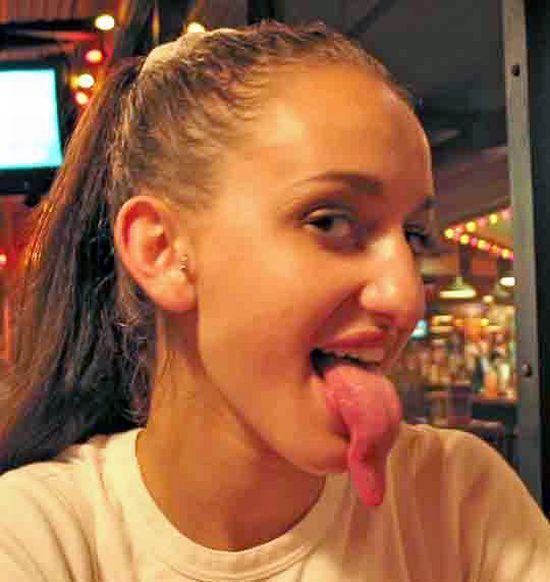 tongue 01 Lizzard Girls