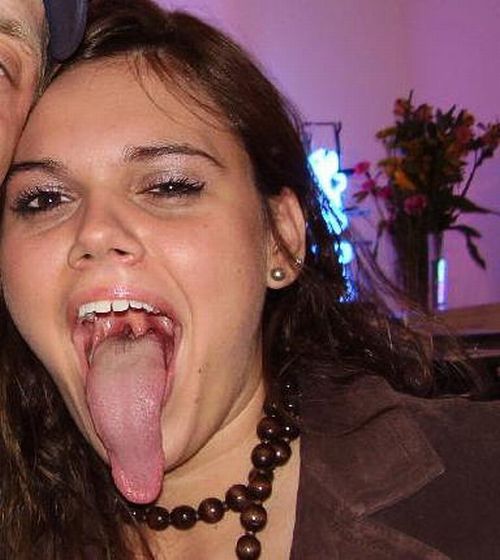 tongue 10 Lizzard Girls