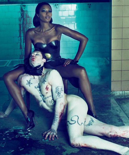 Naomi Campbell 7 Naomi Campbell Posing With Male Corpse!