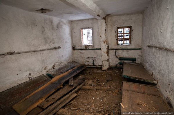 Russian Prison 16 e1294182444164 Abandoned Russian Prison